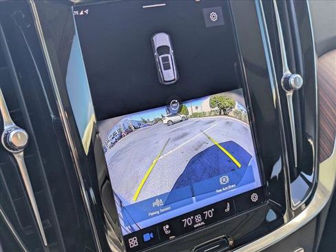 Used 2023 Volvo V60 B5 Cross Country Plus image 13