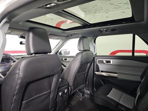 Used 2023 Ford Explorer XLT w/ Equipment Group 202A image 12