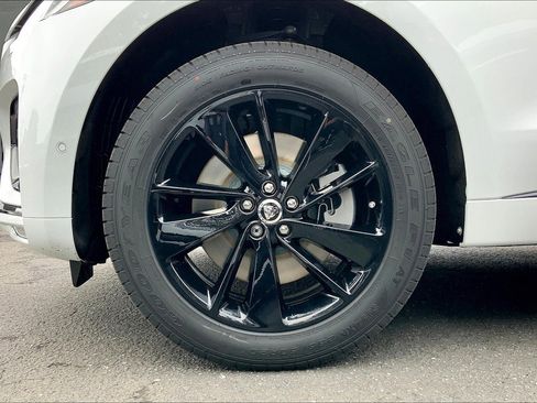 New 2026 Jaguar F-PACE R-Dynamic S image 9