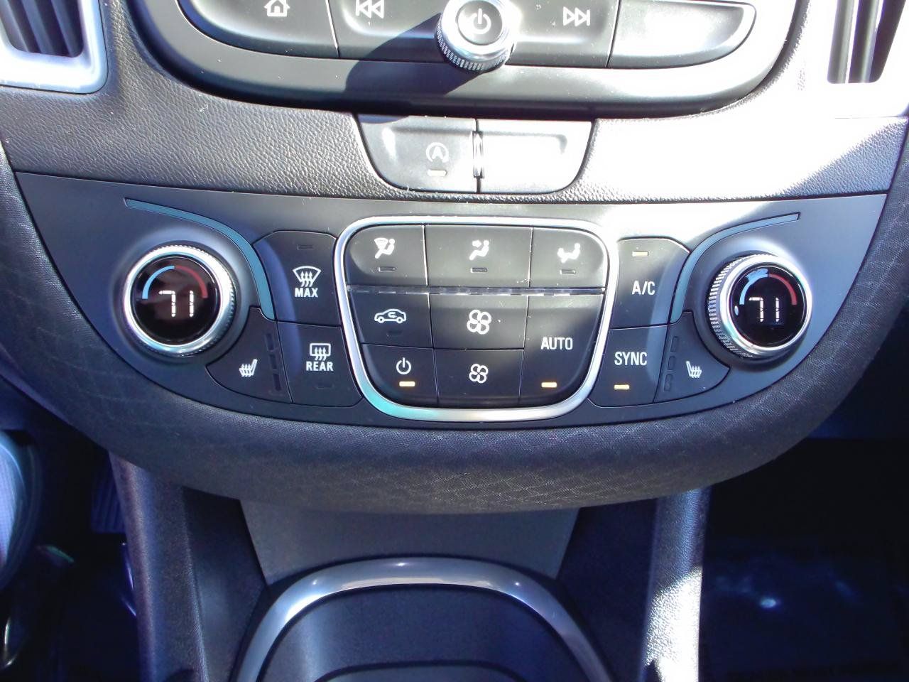 Used 2024 Chevrolet Malibu LT FWD image 22