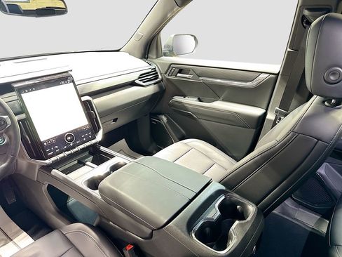 New 2025 GMC Acadia Elevation w/ Elevation Premium Package image 24