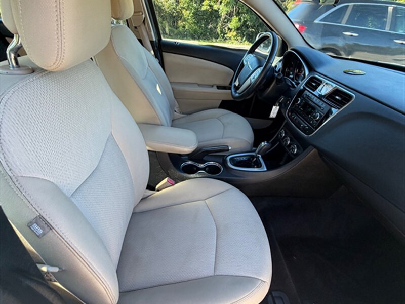 Used 2012 Chrysler 200 Touring w/ Cold Weather Group FWD image 18