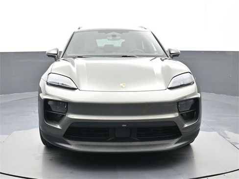 New 2025 Porsche Macan 4S Electric image 27