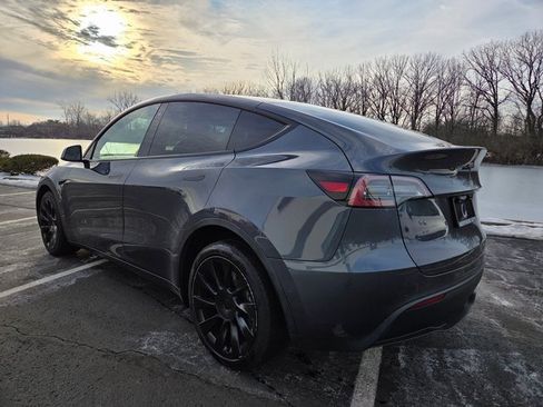Used 2020 Tesla Model Y Long Range image 11