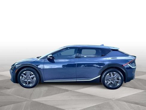 Certified 2025 Kia EV6 Light RWD image 4