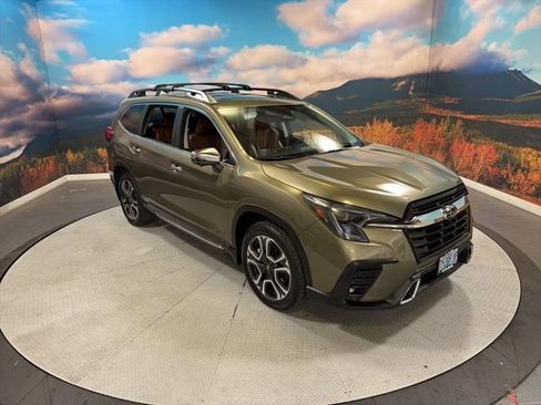 Used 2023 Subaru Ascent Touring AWD/4WD image 2