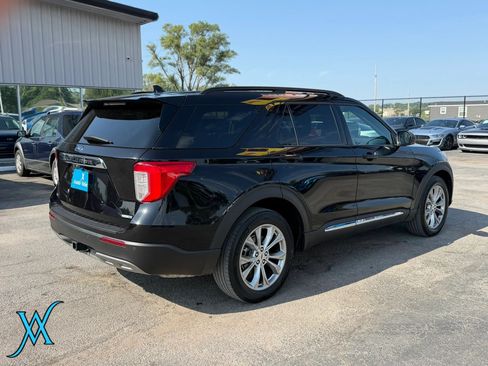 Used 2020 Ford Explorer XLT w/ Equipment Group 202A AWD/4WD image 7