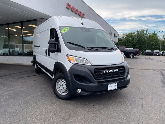 Used 2025 RAM ProMaster 2500 w/ Convenience Group FWD image 3