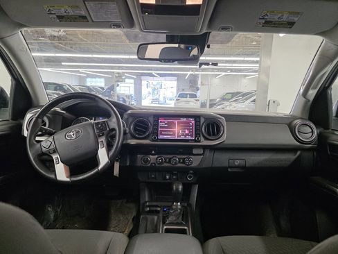Used 2020 Toyota Tacoma SR5 image 9