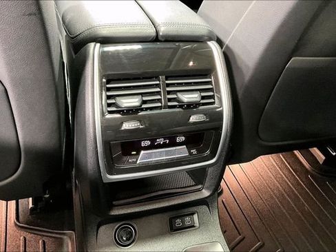 Used 2022 BMW X7 xDrive40i w/ Executive Package AWD/4WD image 12
