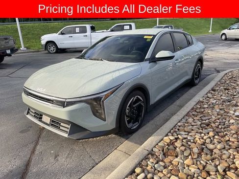 Used 2025 Kia K4 EX FWD image 1