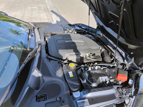 Used 2016 Jaguar F-TYPE Coupe RWD image 34