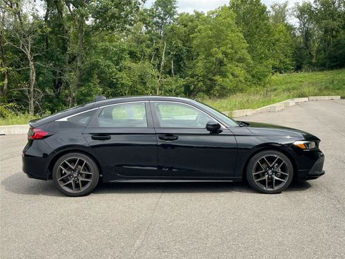 Used 2024 Honda Civic Sport Touring image 5