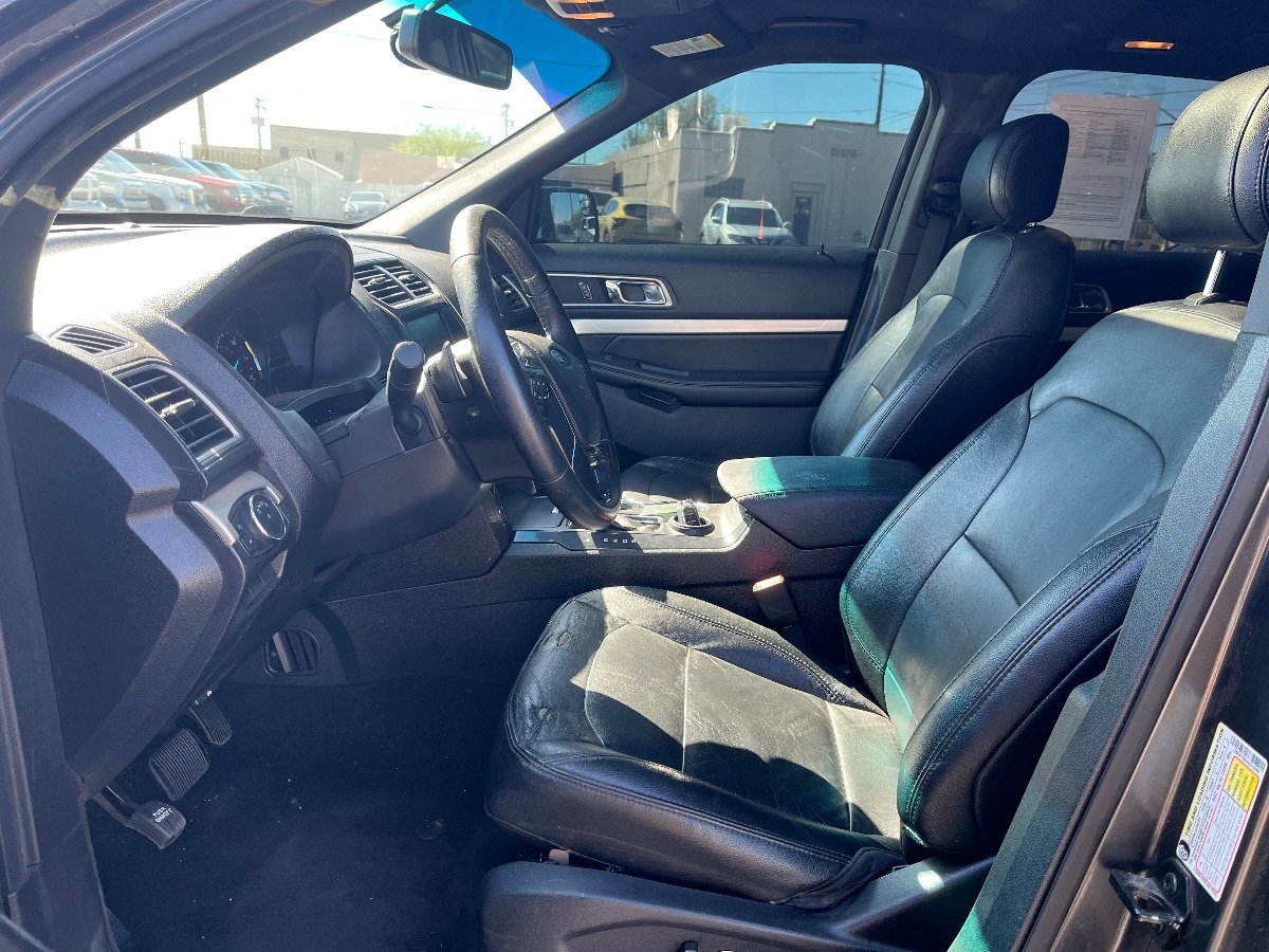 Used 2016 Ford Explorer XLT w/ Equipment Group 202A FWD image 11