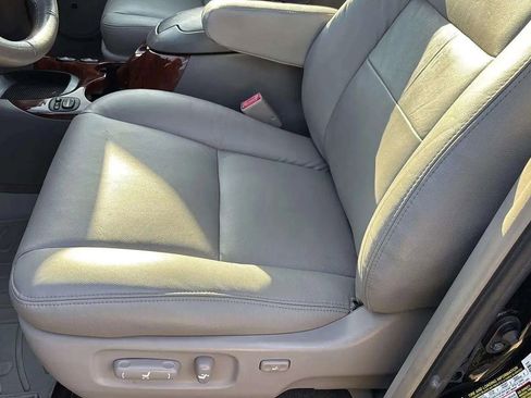 Used 2007 Toyota Sequoia Limited image 11