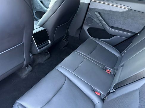 Used 2026 Tesla Model Y 2WD image 15