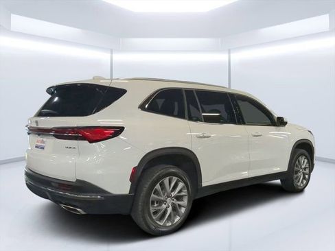 Used 2025 Buick Enclave Preferred FWD image 3