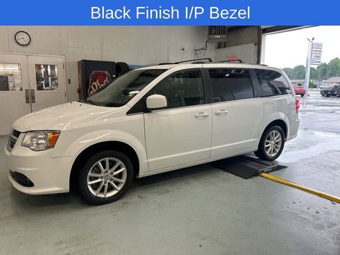 Used 2019 Dodge Grand Caravan SXT FWD image 6