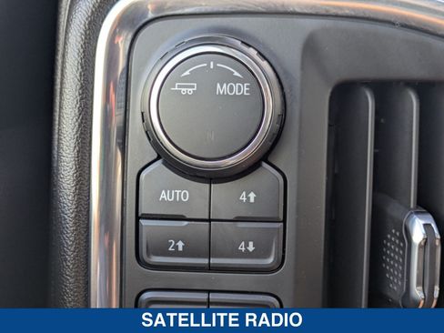 Used 2020 Chevrolet Silverado 1500 High Country w/ Technology Package AWD/4WD image 34