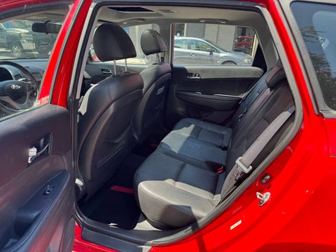Used 2012 Hyundai Elantra FWD image 9
