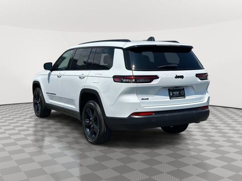 Used 2025 Jeep Grand Cherokee L Altitude AWD/4WD image 4