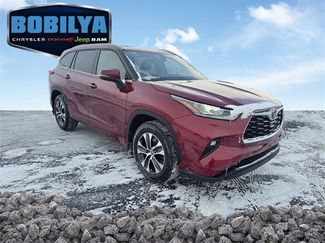 Used 2022 Toyota Highlander XLE video 2