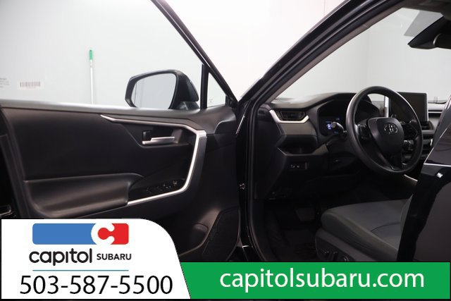 Used 2025 Toyota RAV4 XLE AWD/4WD image 8