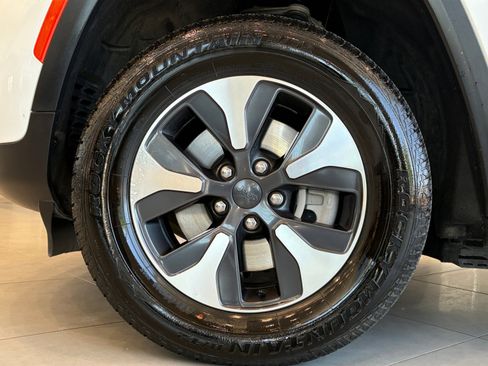Used 2024 Jeep Grand Cherokee Limited 4xe AWD/4WD image 11