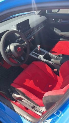 Used 2023 Honda Civic Type R image 9
