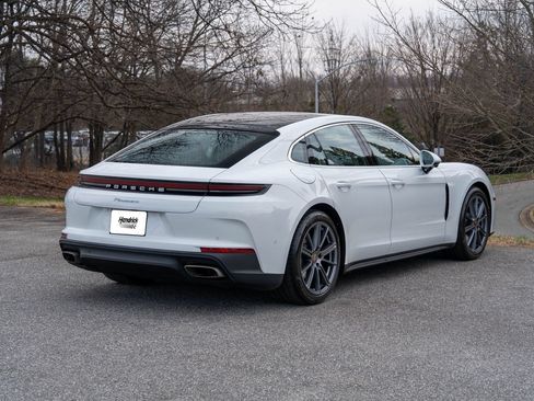 Certified 2025 Porsche Panamera image 8