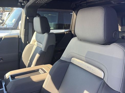 Used 2025 GMC Hummer EV 3X AWD/4WD image 28