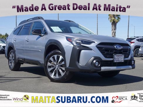 Certified 2025 Subaru Outback Limited AWD/4WD image 1