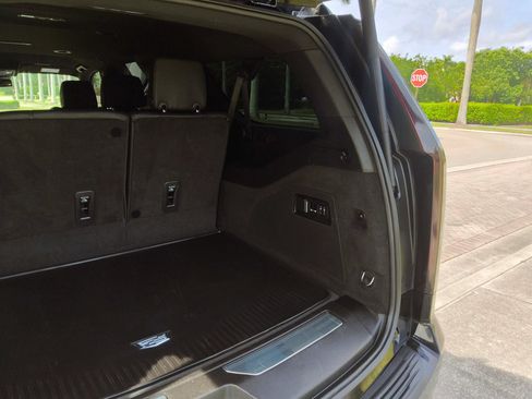 Used 2023 Cadillac Escalade ESV Luxury AWD/4WD image 52
