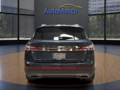 Used 2022 Lincoln Nautilus FWD w/ Premium Package image 10