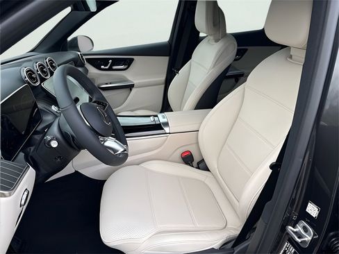 New 2026 Mercedes-Benz GLC 300 4MATIC image 11