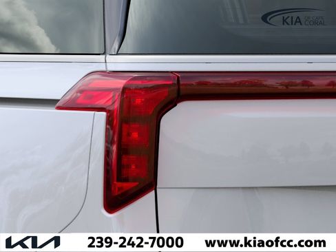 New 2026 Kia Carnival EX FWD image 11