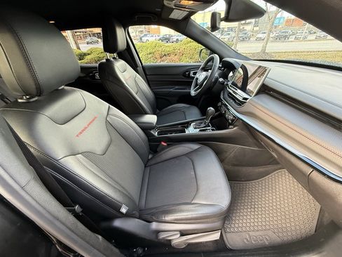 Used 2024 Jeep Compass Trailhawk image 40