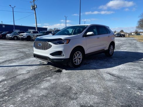 Used 2024 Ford Edge SEL w/ Convenience Package image 3