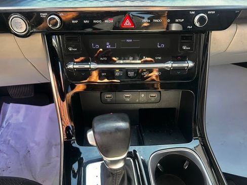 Used 2022 Kia Carnival SX Prestige FWD image 21