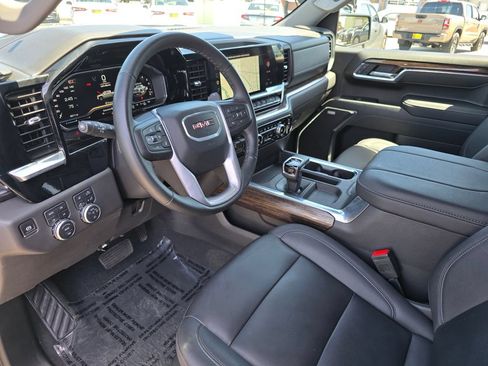 Used 2025 GMC Sierra 1500 Elevation w/ Elevation Premium Package AWD/4WD image 11