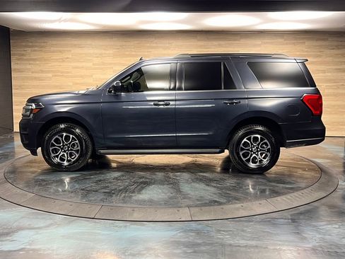 Used 2024 Ford Expedition XLT image 21
