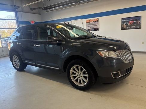 Used 2014 Lincoln MKX FWD w/ Equipment Group 101A image 4
