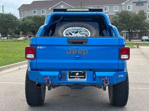 Used 2021 Jeep Gladiator Rubicon AWD/4WD image 6