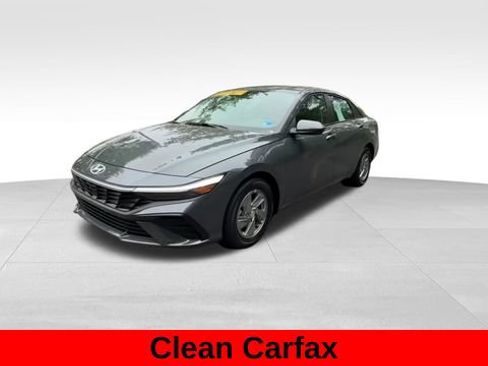 Used 2026 Hyundai Elantra SE w/ Cargo Package FWD image 3