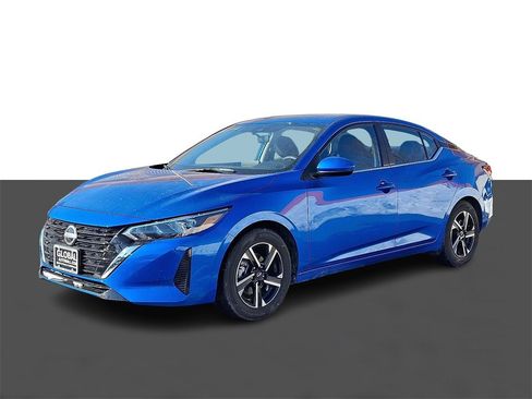 Used 2025 Nissan Sentra SV image 3