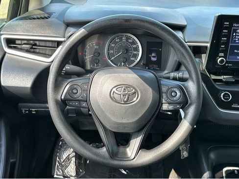Used 2022 Toyota Corolla LE FWD image 12