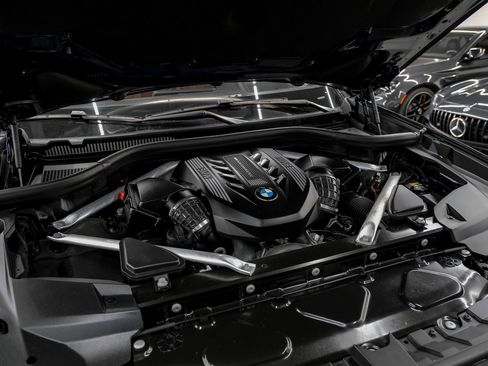 Used 2022 BMW X7 M50i w/ Executive Package image 55