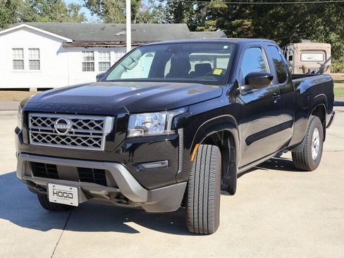 Used 2024 Nissan Frontier SV w/ Technology Package image 22