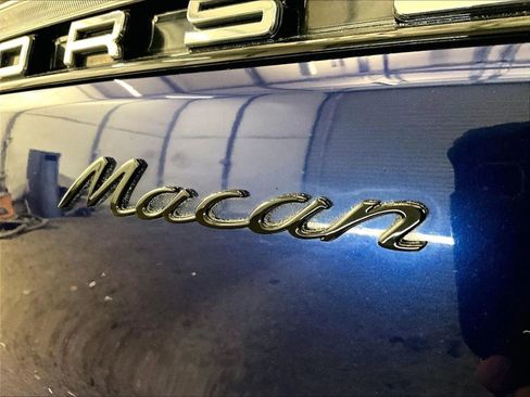 Used 2023 Porsche Macan Turbo image 13