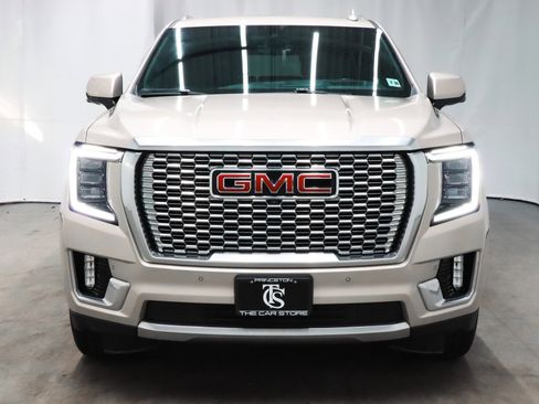 Used 2021 GMC Yukon Denali w/ Denali Premium Package image 2